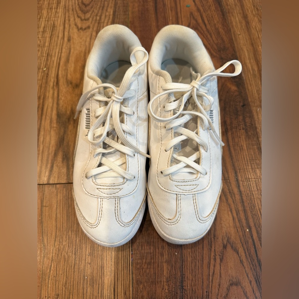 Puma girl sneakers size 3.5